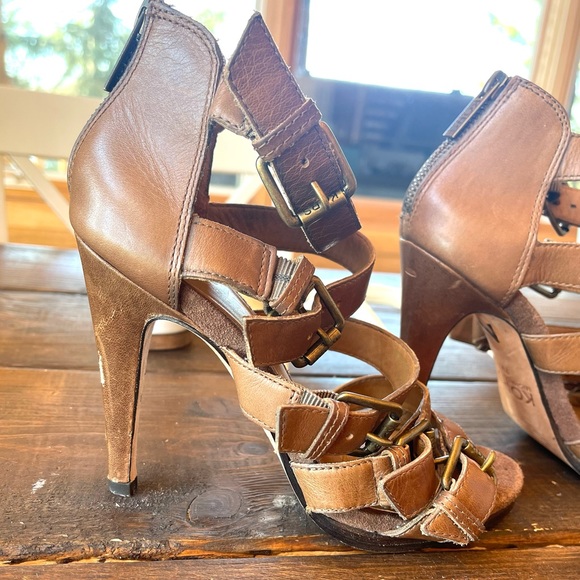 Michael Kors heels - Picture 2 of 5